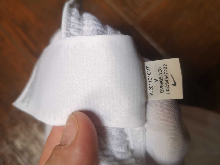 Pantaloni Nike. Livrarea gratuita