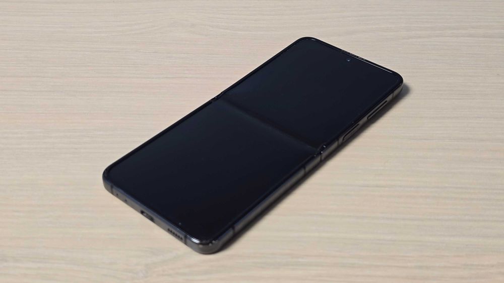 Samsung Z Flip 4 Defect ecran mare