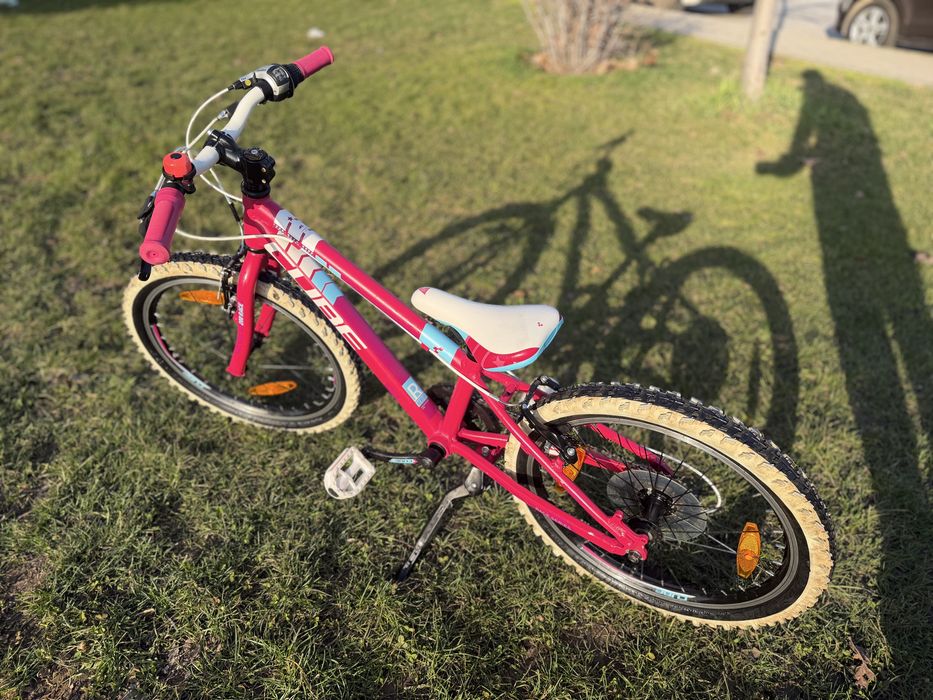Bicicleta copii fete Cube 20 roz alb Shimano