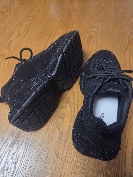 Дамски маратонки с камъни 38 номер