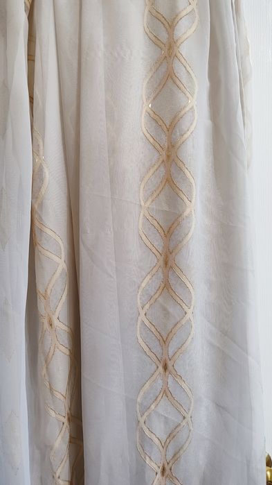 Продам шторы готовые.