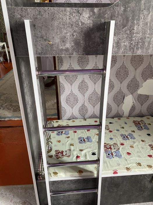 Двухъярусный кровать