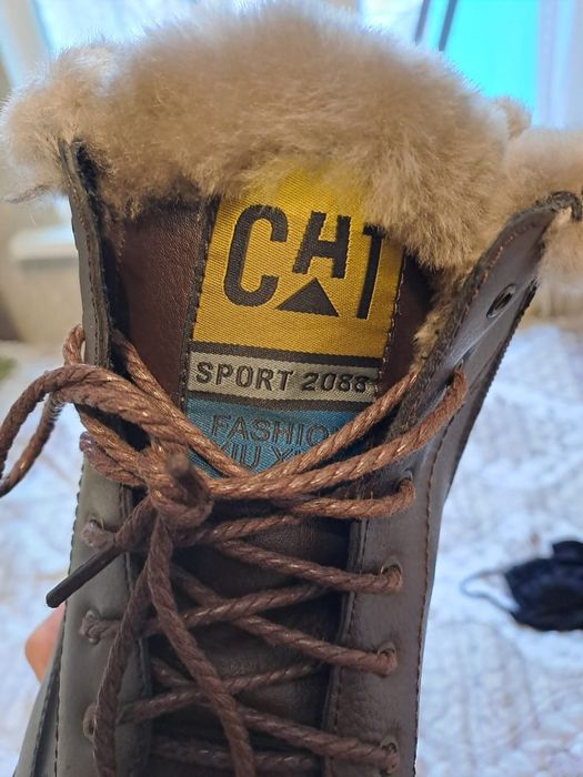 Продам мужские ботинки.