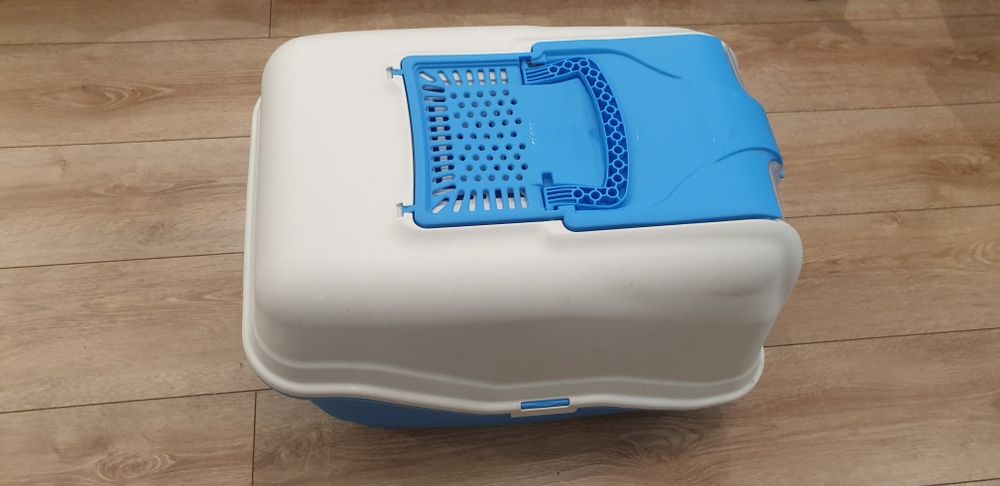 Litiera mare cu capac și usita