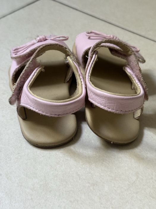 Sadale fetite, din piele naturala, roz, 20 Bibi