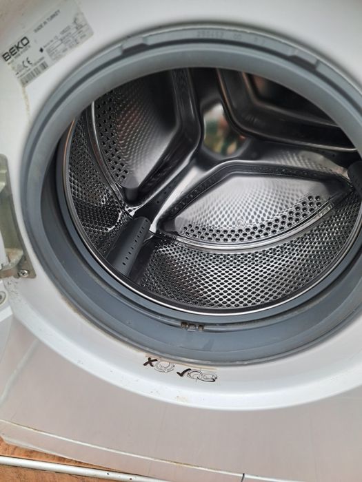 Продавам пералня BEKO