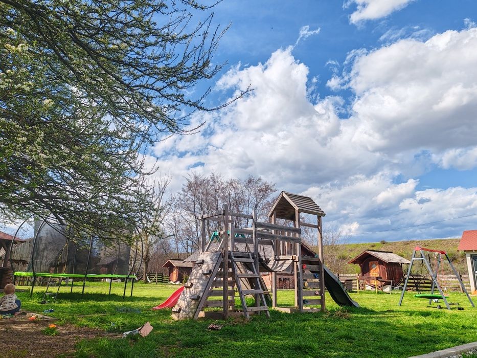 Locație rustica evenimente petreceri de zi