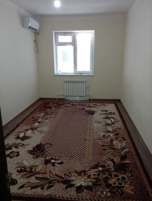 Жиззах шахри Зилол махалласида 3 хонанали дом срочно ижарага берилади.