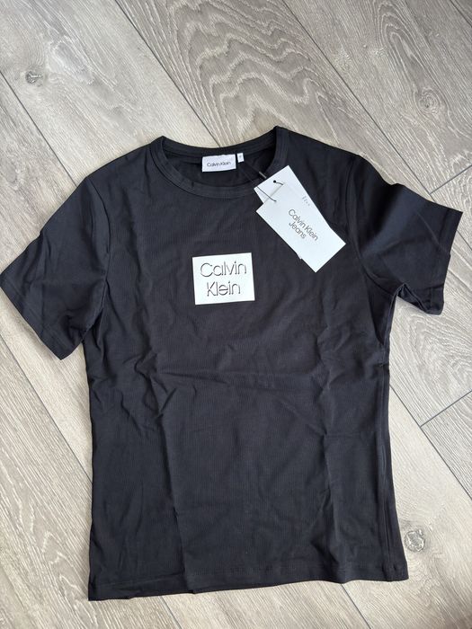 Тениска Pause ; Calvin klein