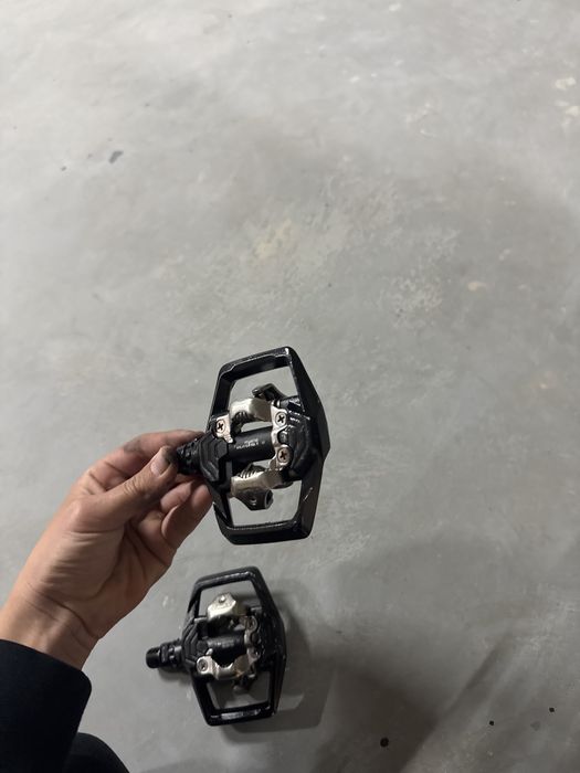 Продавам Shimano Saint (задна)И клипсве Ново shimano