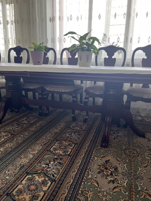 Продам гостиный стол со стульями