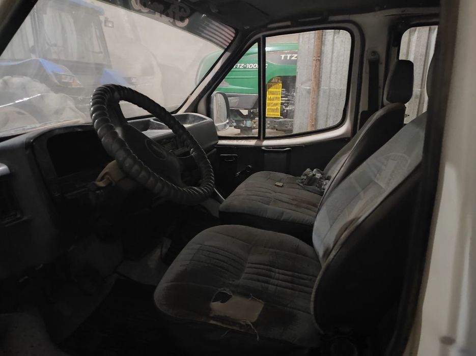 Ford tranzit sotiladi