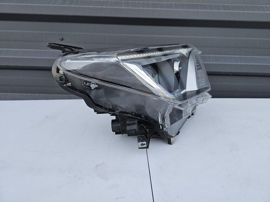 Far dreapta cu Led Toyota Rav4