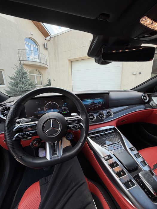Mercedes-AMG GT 43 4MATIC+ | 2022 | Configurație premium | Gri Grafit / Piele Roșie