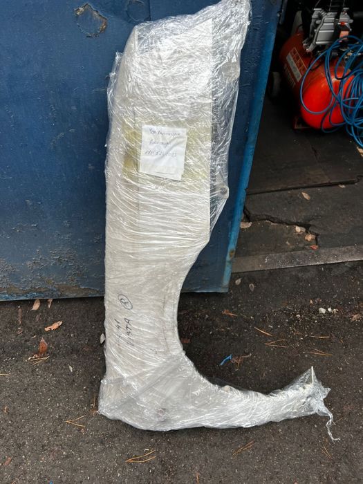 Продам переднее правое крыло camry sv41