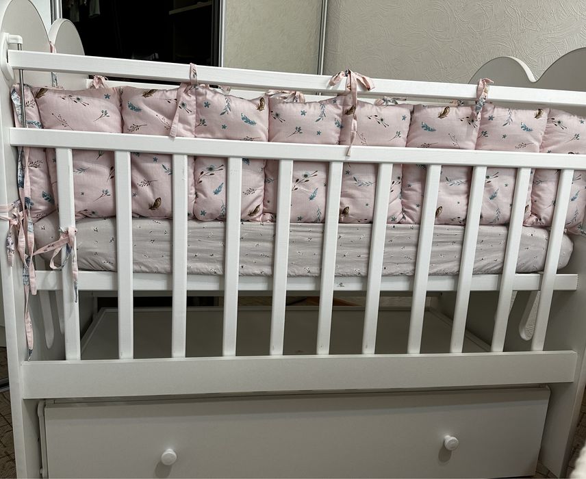 Продам детскую кроватку