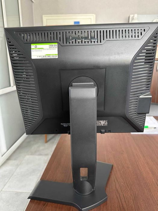 Монитор DELL 19"