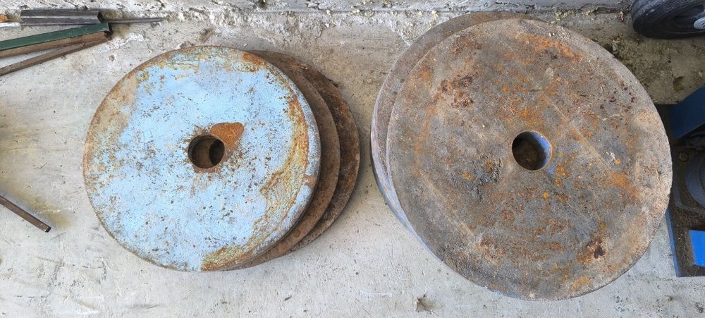 Тежести, дискове за фитнес и дъмбел