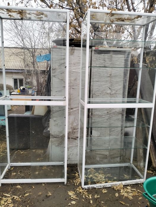Стеклянные витрины
