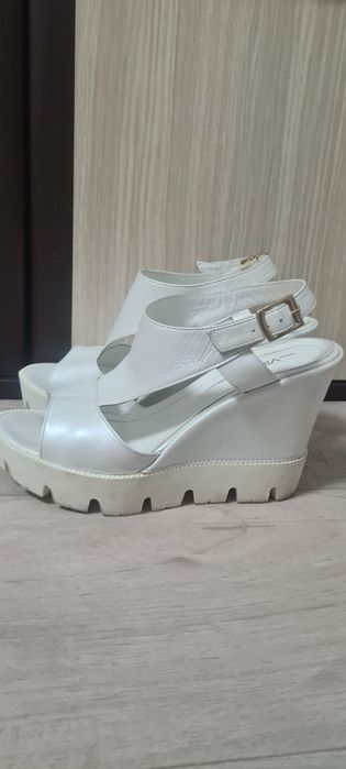 Sandale cu platforma Vicino