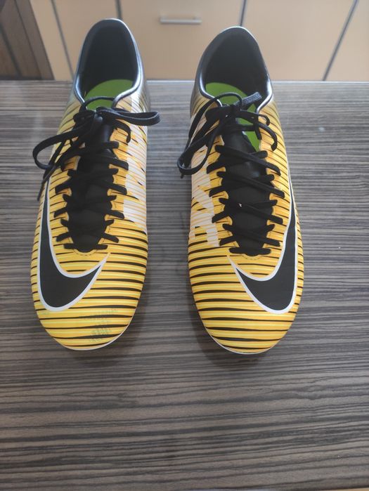Ghete de fotbal Nike Mercurial noi marimea 42