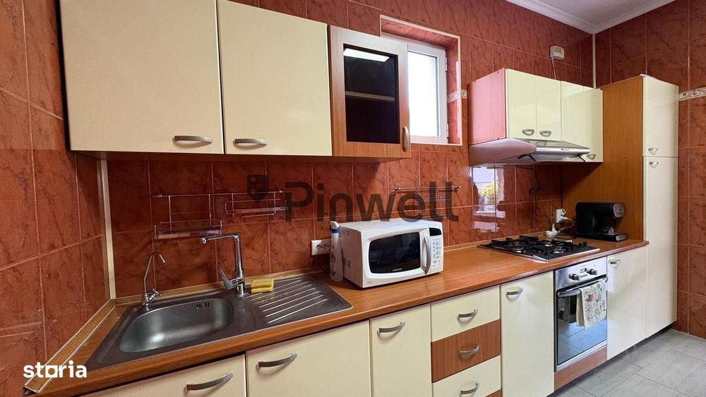 Vila spatioasa| 6 camere| 216 mp | gradina 550 mp| Bd. Pipera