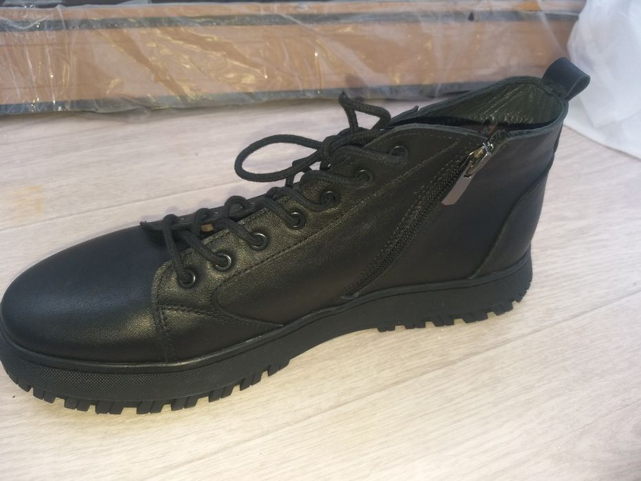 Продаётся зимная обувь