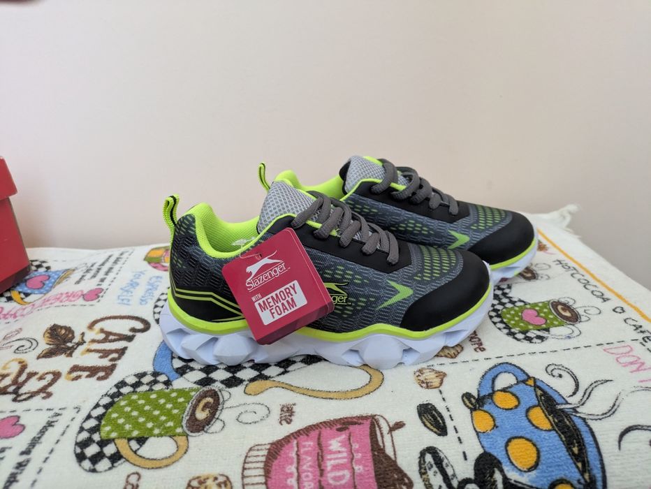 Slazenger светещи  маратонки за момче ,  29 номер