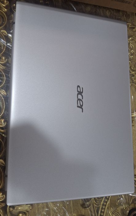 Acer Aspire 3: i7 1165g7 / 8gb / 128gb ssd + 1tb hdd