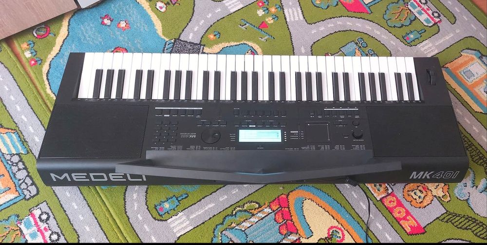Orga/pian Medeli MK-401