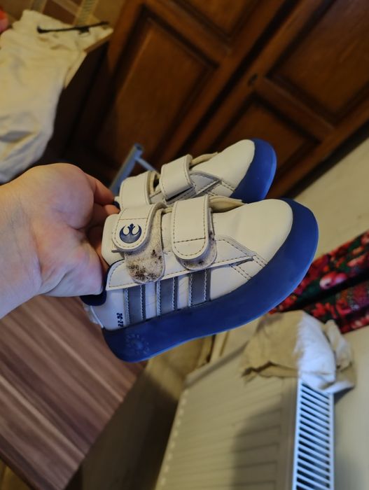 Adidași albi adidas 25