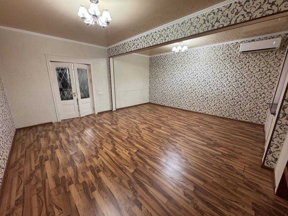 Мирабадский район  Массив куйлюк 4,4х ком.кв.светлая,чистая