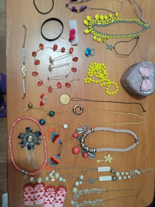 Бижутерии разные