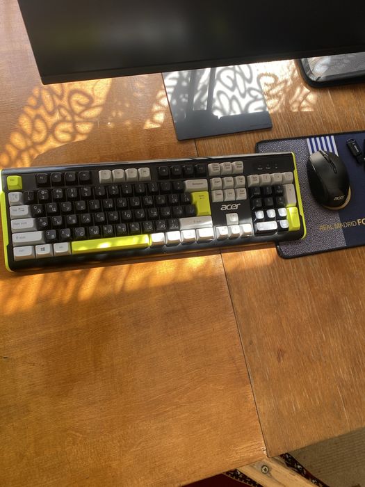 Komplekt kompyuter Case Monitor Klavamishkakovrik