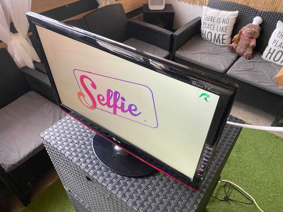 tv / monitor lg / 58 cm