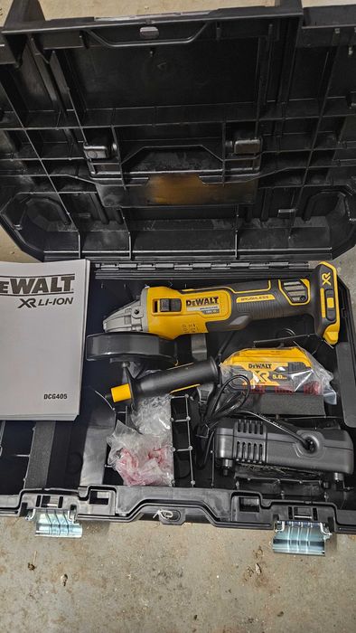 Scule dewalt  noi