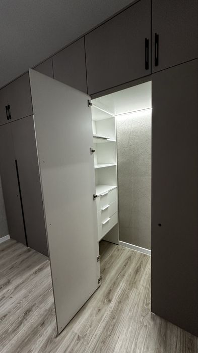 Продам шкаф-гардеробную