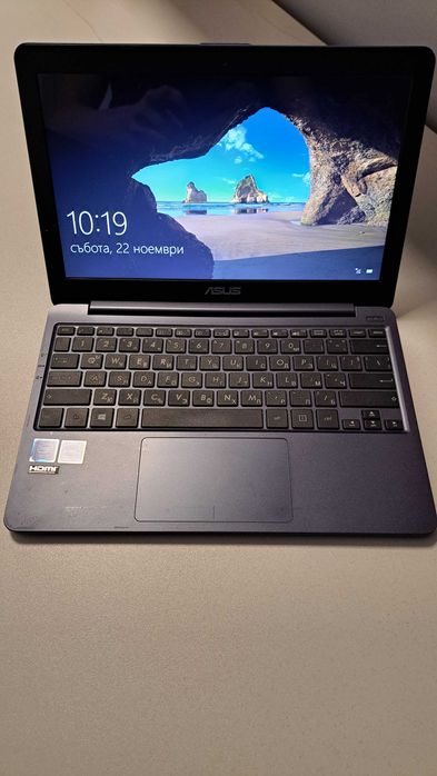 Asus E203N  notebook,без зарядно,за части
