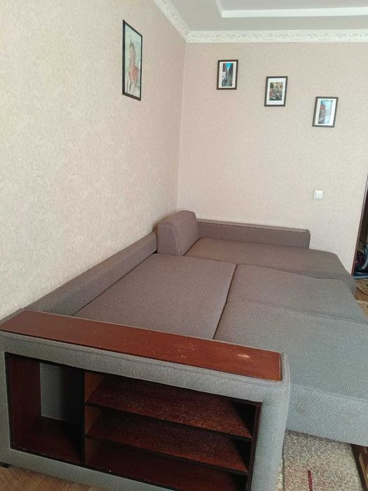 Диван угловой раздвижной.