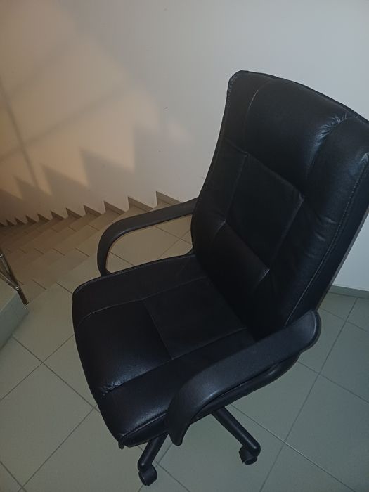 Кожен офис стол директорски