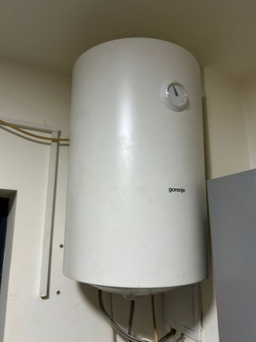 Vând,camera cămin parter,are baie și bucatarie