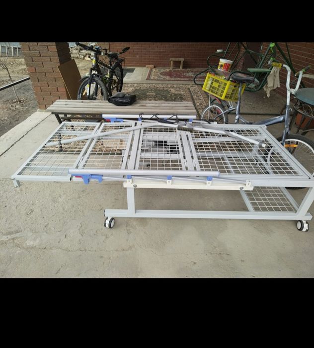 Кровать механическая