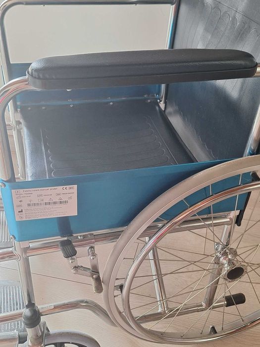 Fotoliu rulant manual pliabil TOP-MEDI TSW809 | Folosit o singură dată | Ca nou