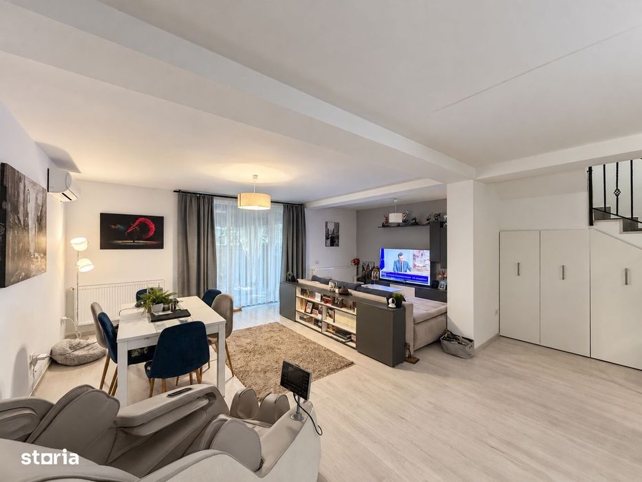 Casa 4 camere in cartier linistit, Garaj, Terasa, Panouri solare