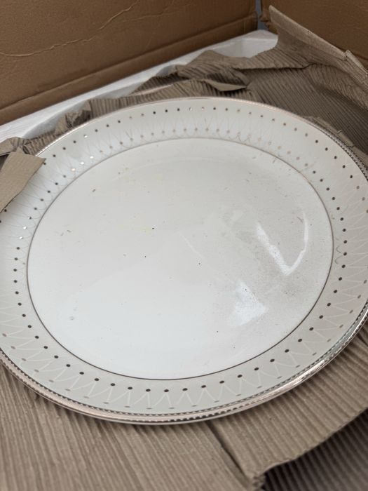 Продам чайно- столовый сервис 105 предметов