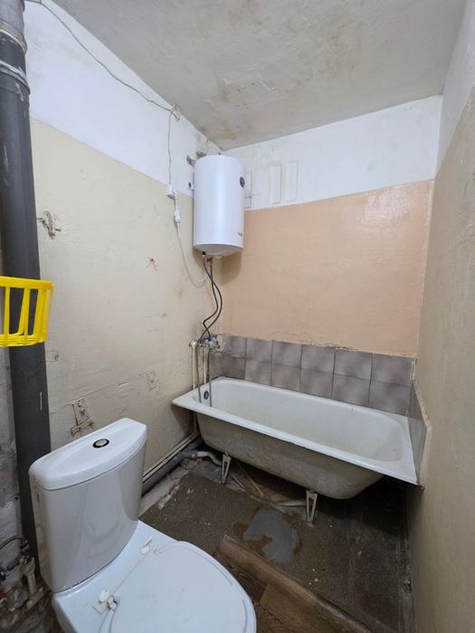 Продам 2 ком квартиру на 2 этаже Партсъезд