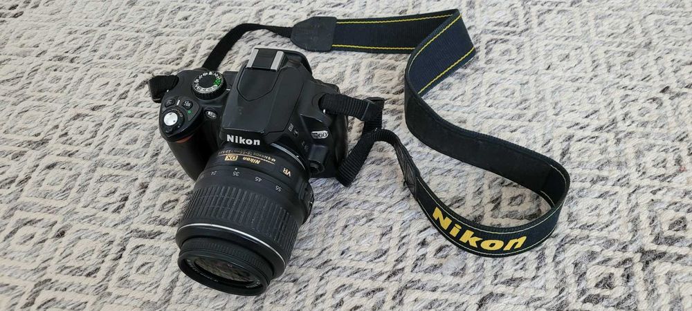 Фотоапарат Nikon D60