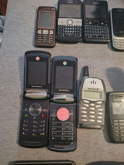Lot de telefoane de piese  buc ( toate funcționale)