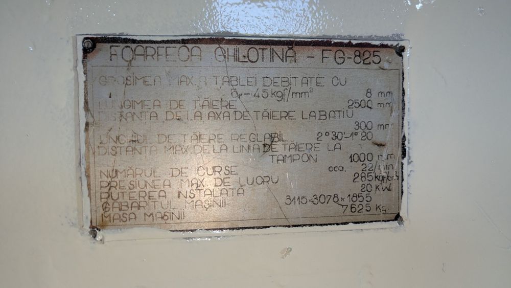 Ghilotina FG 825