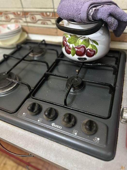 Продам кух гарнитур вместе с газом и мойкой